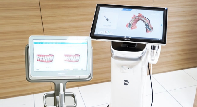 口腔内スキャナー